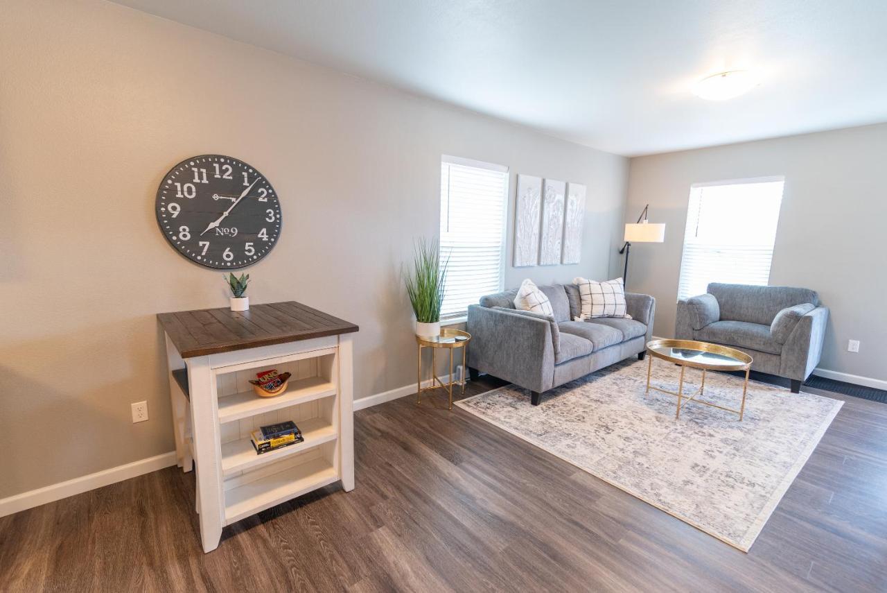 Susitna Suites Wasilla Bagian luar foto